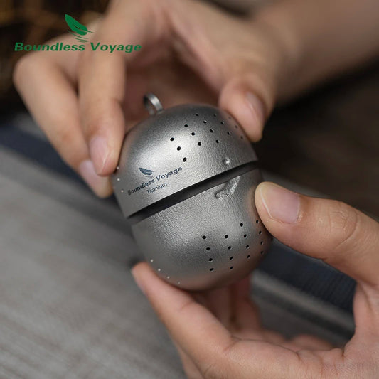 brewing-loose-leaf-tea-with-titanium-infuser-in-mug