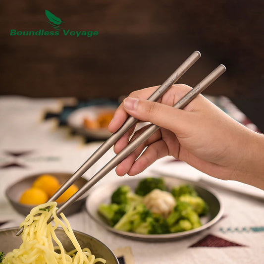 using-titanium-chopsticks-to-eat-noodles