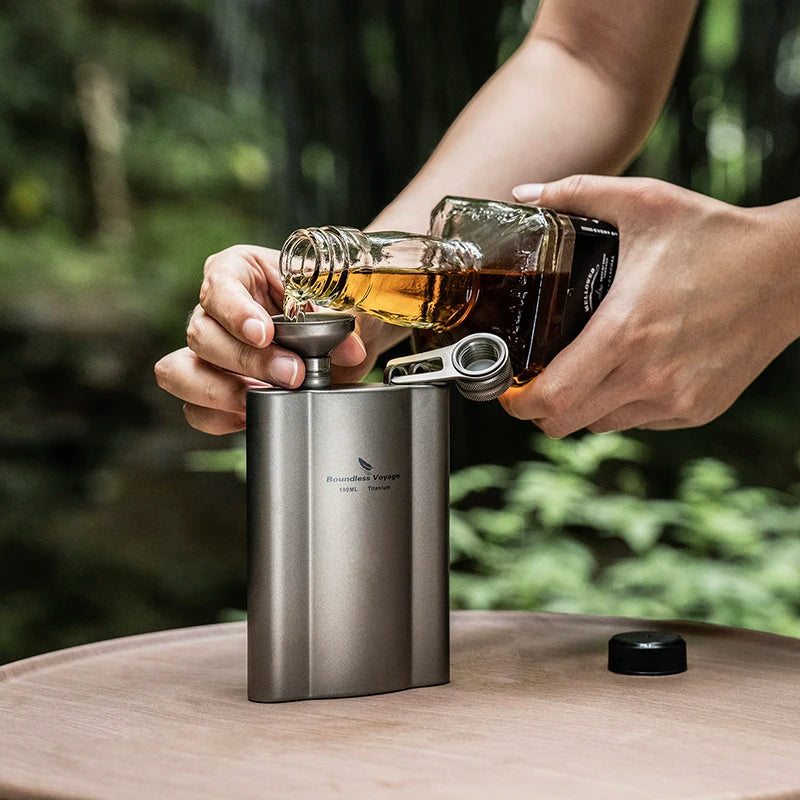 titanium-funnel-included-with-flask-for-easy-filling