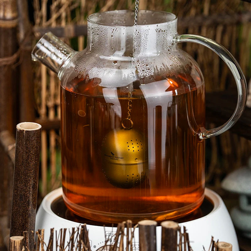 brewing-loose-leaf-tea-with-titanium-tea-ball-at-home