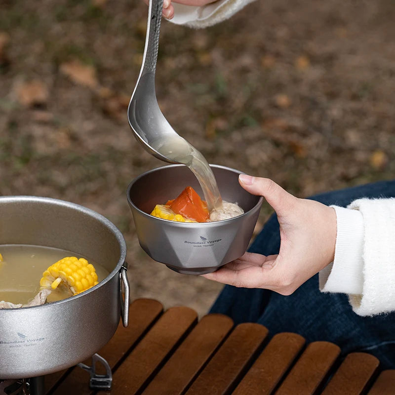 using-titanium-bowls-for-camping-meal