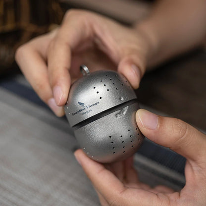 titanium-tea-infuser-with-3-slot-locking-lid