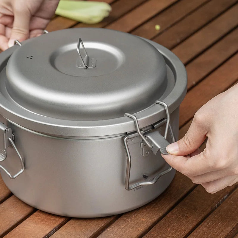 titanium-pot-with-4-buckles-and-silicone-sealing-ring