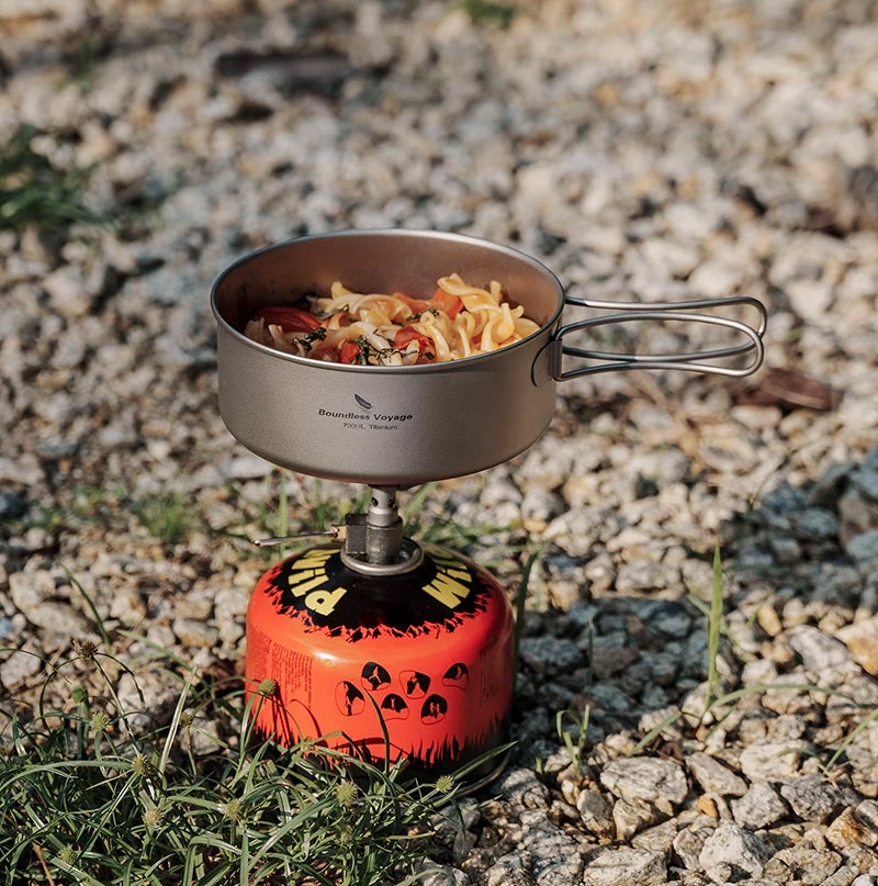 cooking-with-titanium-camping-cook-set-over-campfire