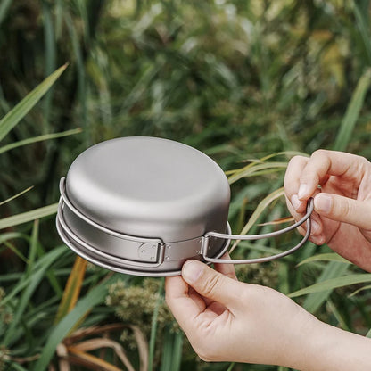 titanium-bowls-with-foldable-handles-open-and-closed