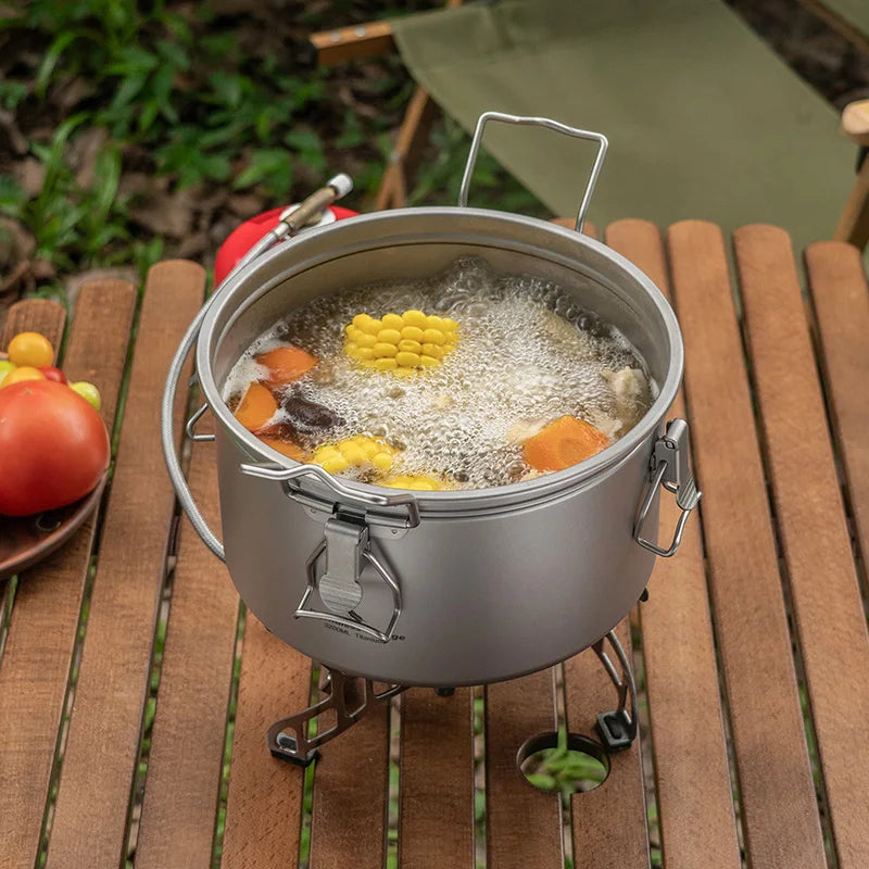 cooking-with-3.2l-titanium-pot-over-camp-stove