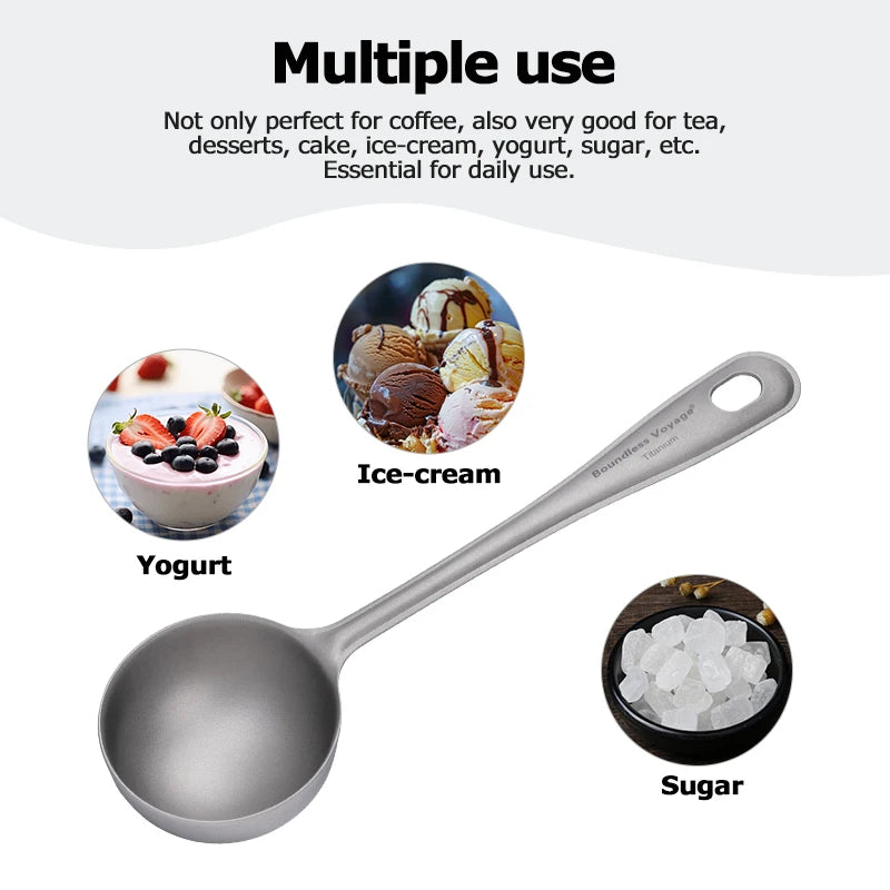 measuring-coffee-beans-with-titanium-scoop