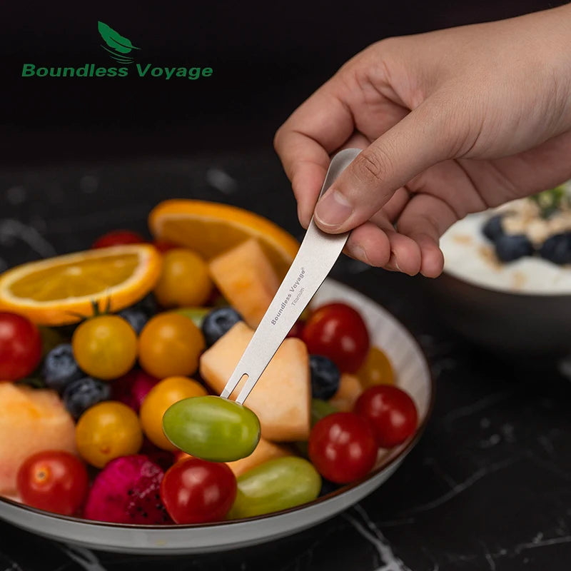 using-titanium-spork-to-eat-camping-meal
