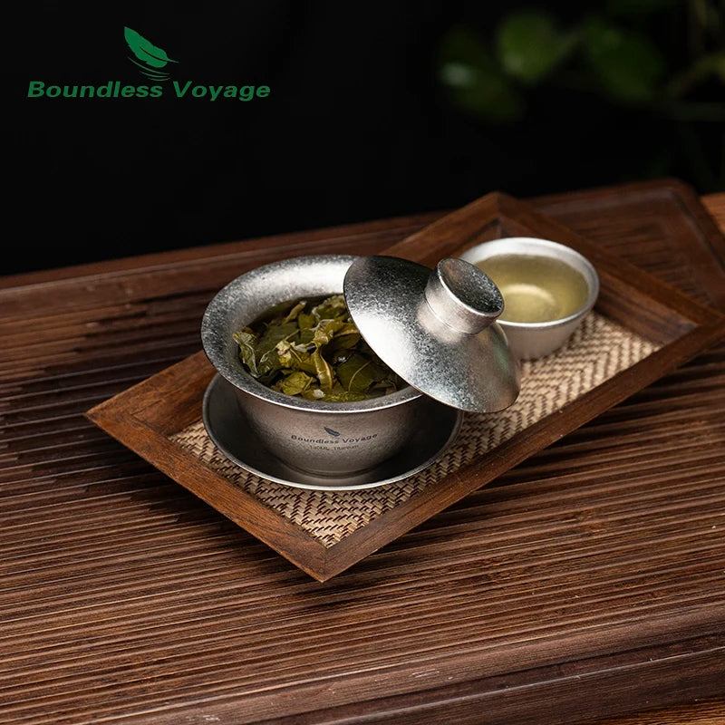 pouring-tea-from-titanium-gaiwan-drip-free-rim
